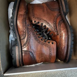 Brand new men’s Frye boots